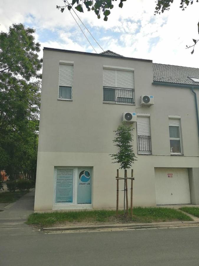 Boglarka Apartman Szegedin Exterior foto